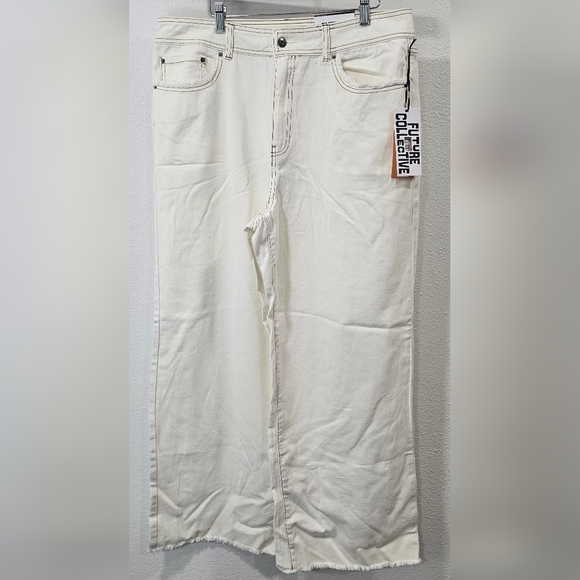 Future Collective Women's High Rise Straight Leg Raw Hem Cream Jeans Size 14 NWT - Picture 1 of 16